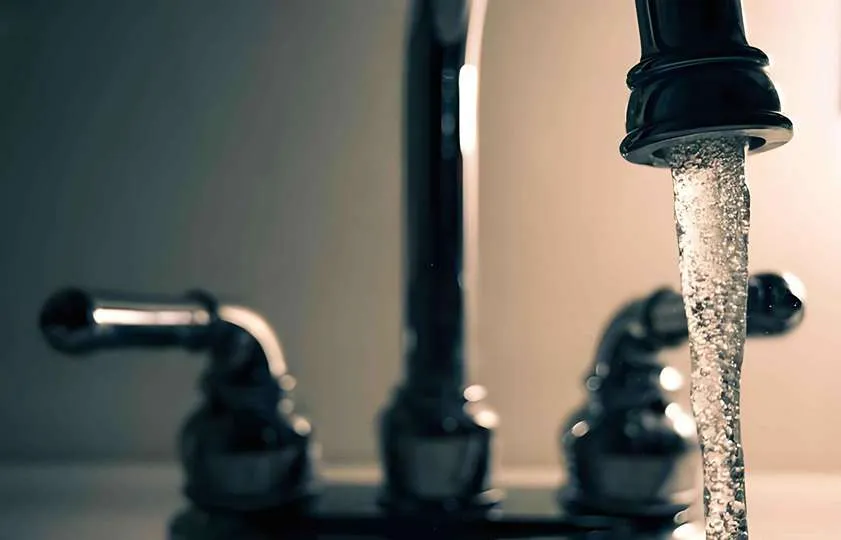 كيفية إزالة الكبريتات من الماء